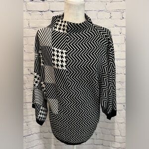 truth + style black-and-white printed sweater S/M